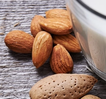 almond_milk.webp