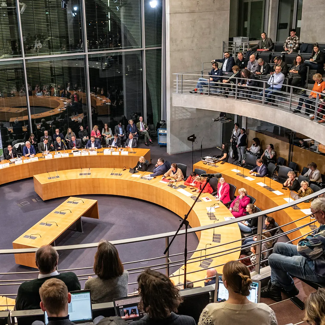 Kostenloses Mittagessen für alle Schüler:innen –eine hitzige Debatte