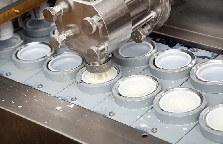 How is frozen yoghurt made